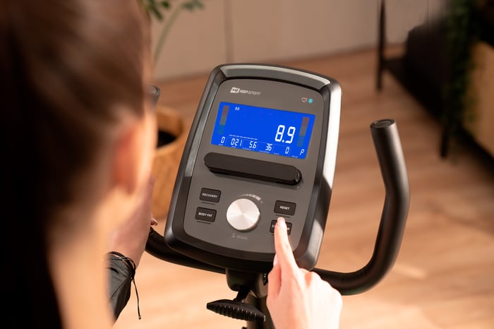 Bicicleta reclinada Hop-Sport Ravel equipada con ordenador de entrenamiento