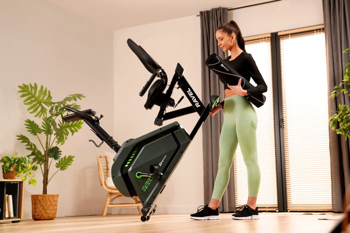 Bicicleta reclinada electromagnética HS-120L Ravel equipada con ruedas de transporte