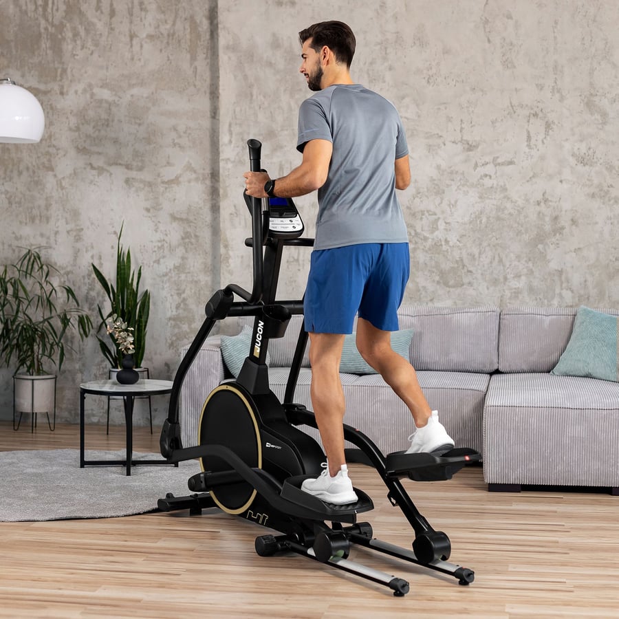 Jucon Gold zdjęcia z modelem