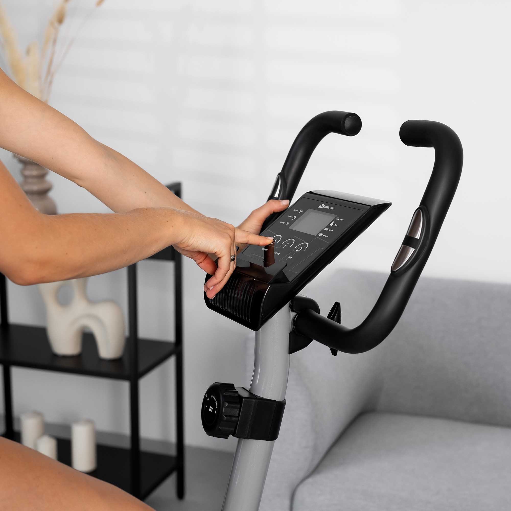 Bicicleta magnética HS-2050H Sonic plateada equipada con ordenador de entrenamiento